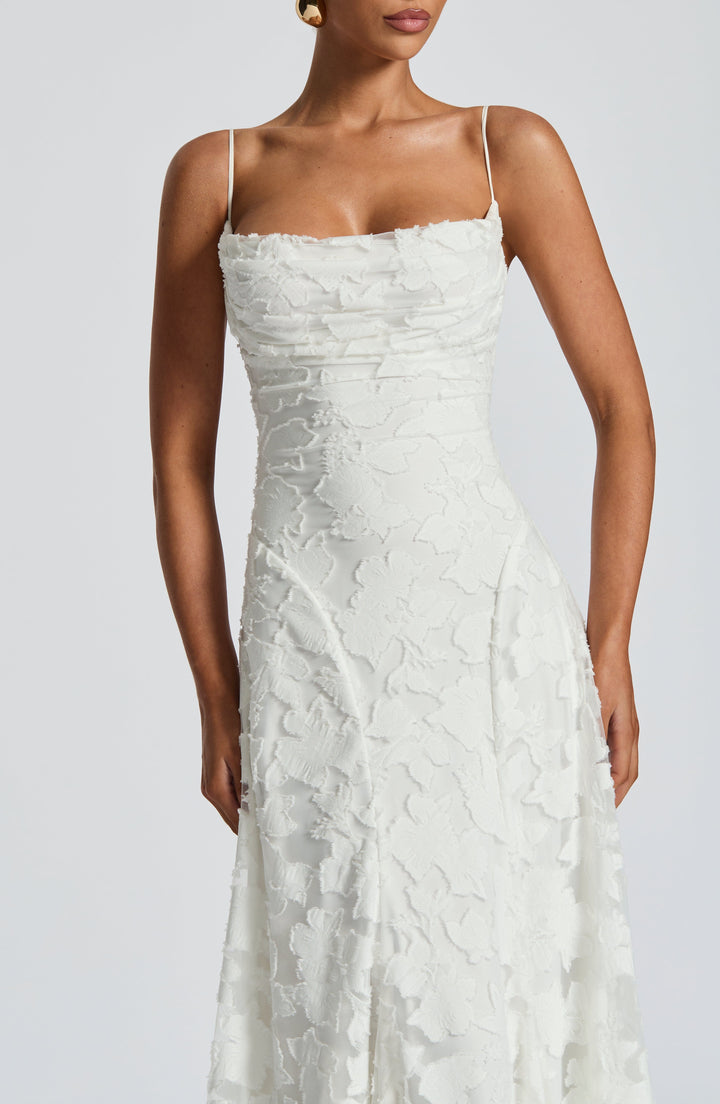 Rhoda™ – Flowing Elegance in Timeless Maxi Style